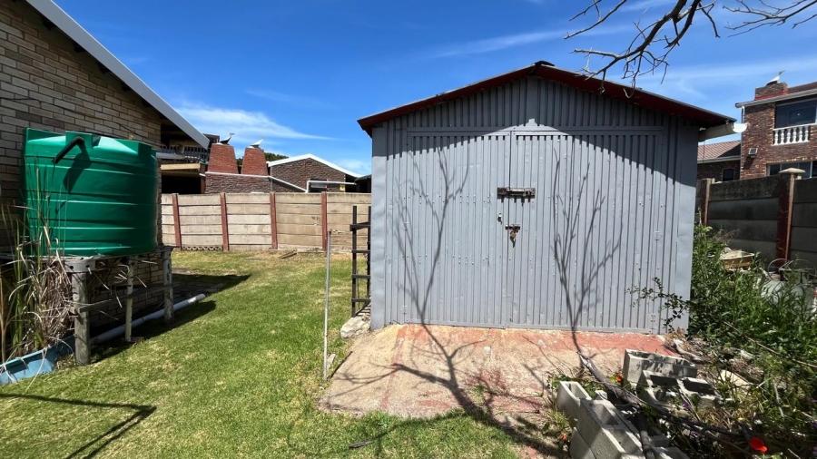 3 Bedroom Property for Sale in Wavecrest Eastern Cape